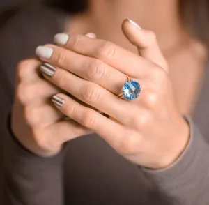 Все, що потрібно знати про каблучки з топазом