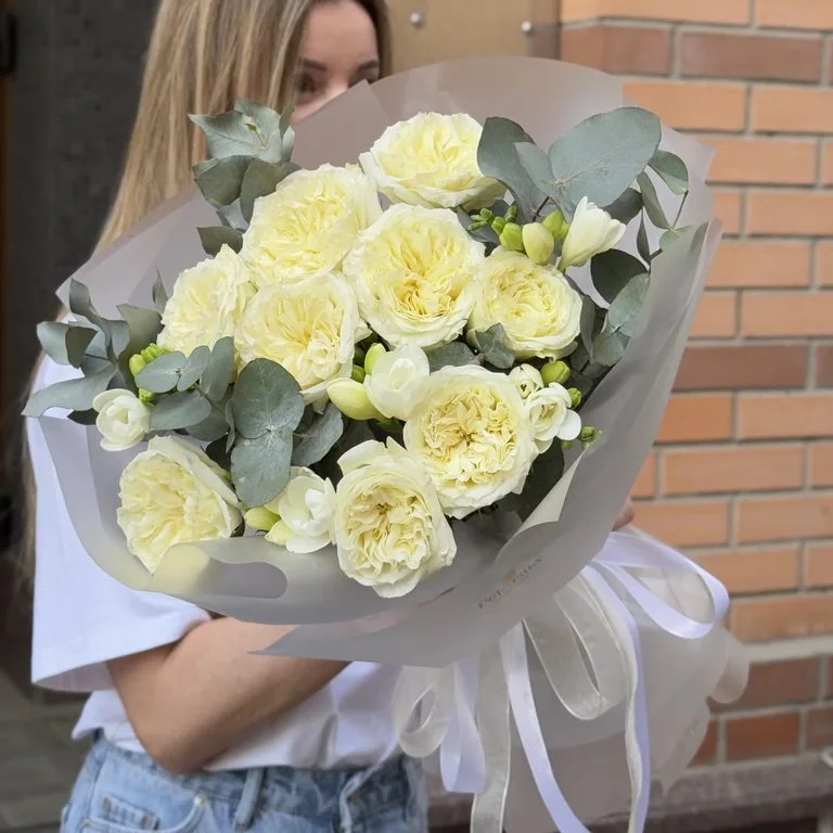 Піоновидні троянди для ефектного букета в будь-який сезон